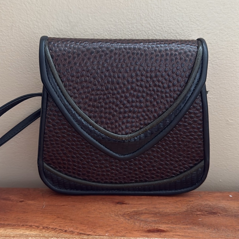 Vintage Crossbody Bag - Picture 2 of 8